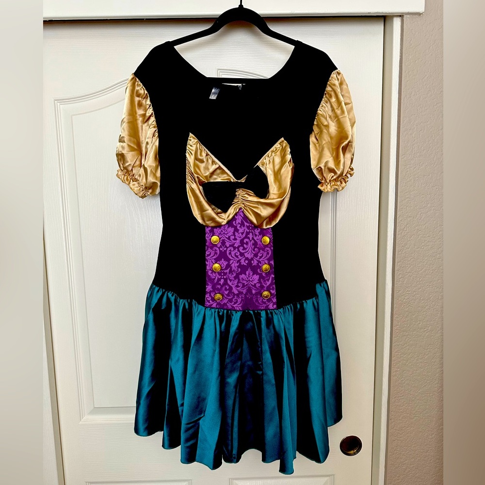Torrid Plus Size 1/2 Mad Hatter Halloween Costume. Comes with headband hat.